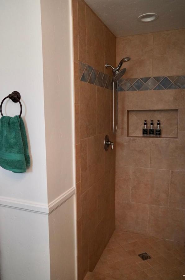 Villa Cozy Family Hideaway, Sleeps 8, 4 Tv'S Yard, Shops Simi Valley Exterior foto