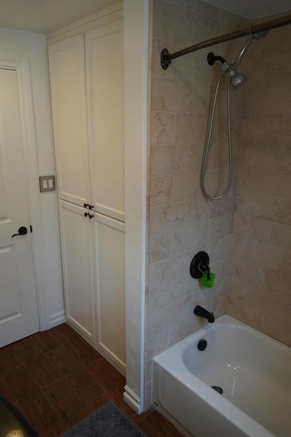 Villa Cozy Family Hideaway, Sleeps 8, 4 Tv'S Yard, Shops Simi Valley Exterior foto